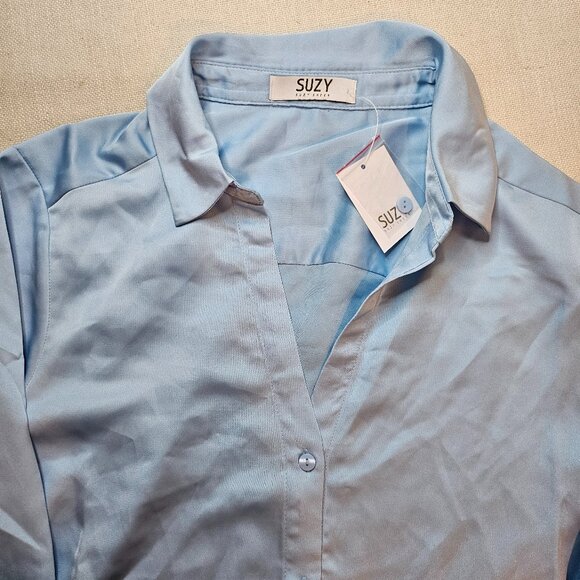 Suzy Shier Long Sleeve Light Blue Button-Front Top - Size S - Picture 5 of 8